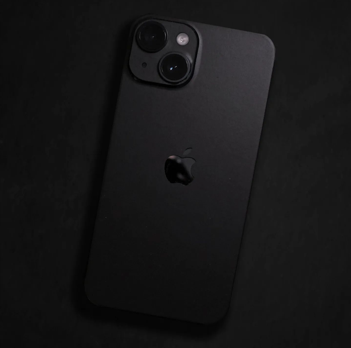 iPhone 16 plus skin matt black